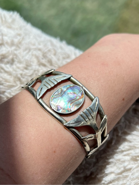 Jewelry - Vintage Abalone Shell Cuff Bracelet